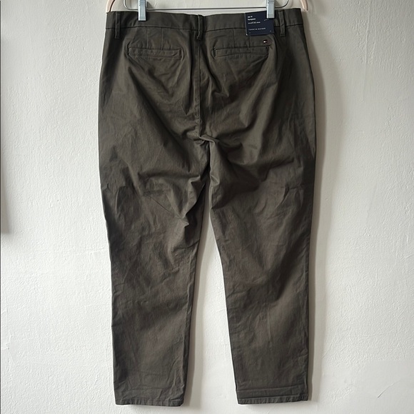 NWT Tommy Hilfiger | Green Trousers Flat Front Cotton Blend | Size 14 - Picture 5 of 6